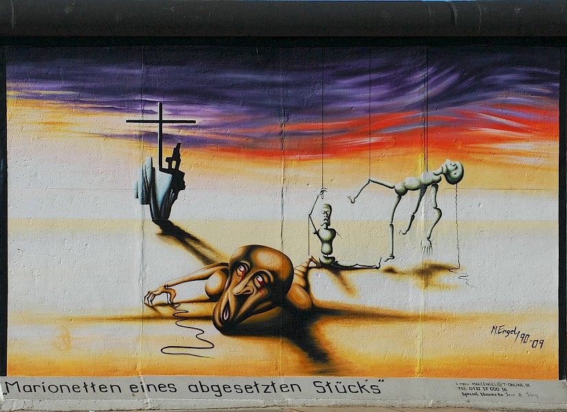 Marc Engel, Marionetten eines abgesetzten Stücks, 2009 © Stiftung Berliner Mauer, Foto: Günther Schaefer