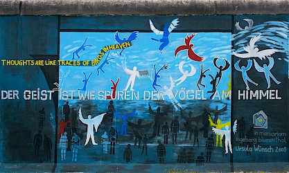 Ingeborg Blumenthal, Der Geist ist wie die Spuren der Vögel am Himmel, 2009 © Stiftung Berliner Mauer, Foto: Günther Schaefer