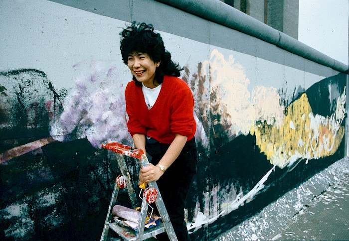 Kikue Miyatake an der East Side Gallery 1990