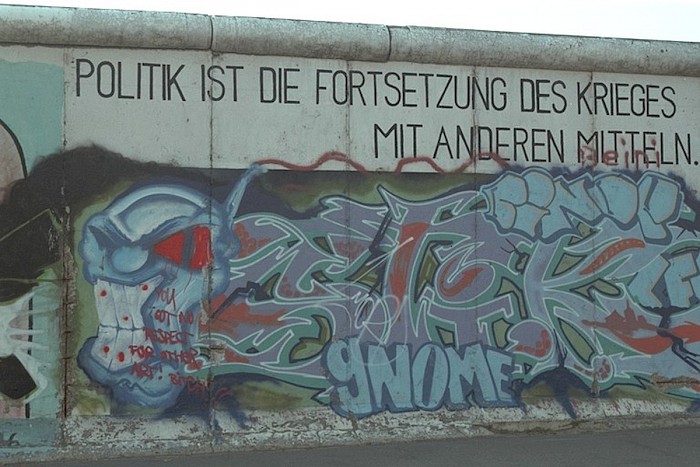 Graffiti auf der East Side Gallery, 1993